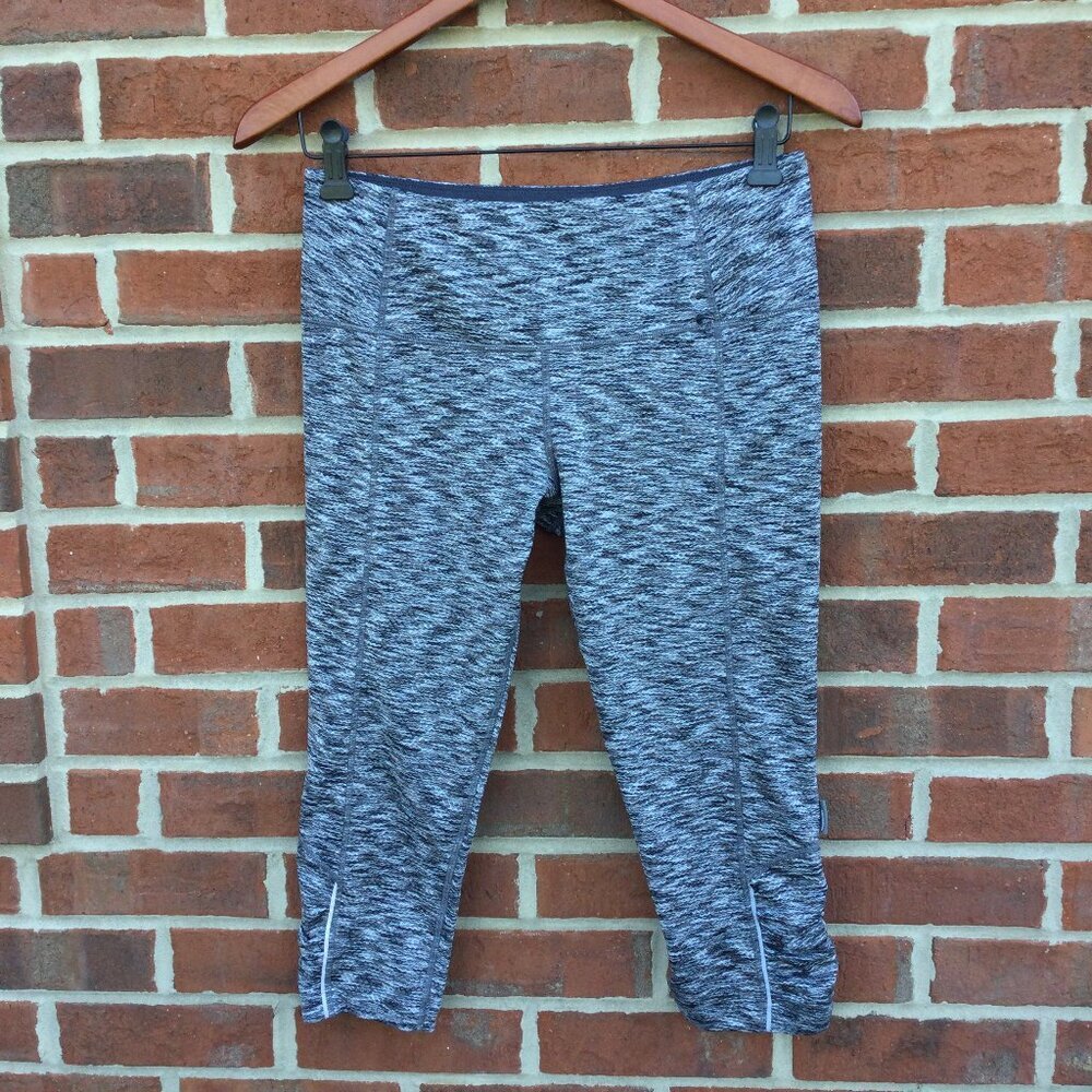 Mondetta Athletic Leggings Medium Black Gray Capri Length Yoga Gym Cycling